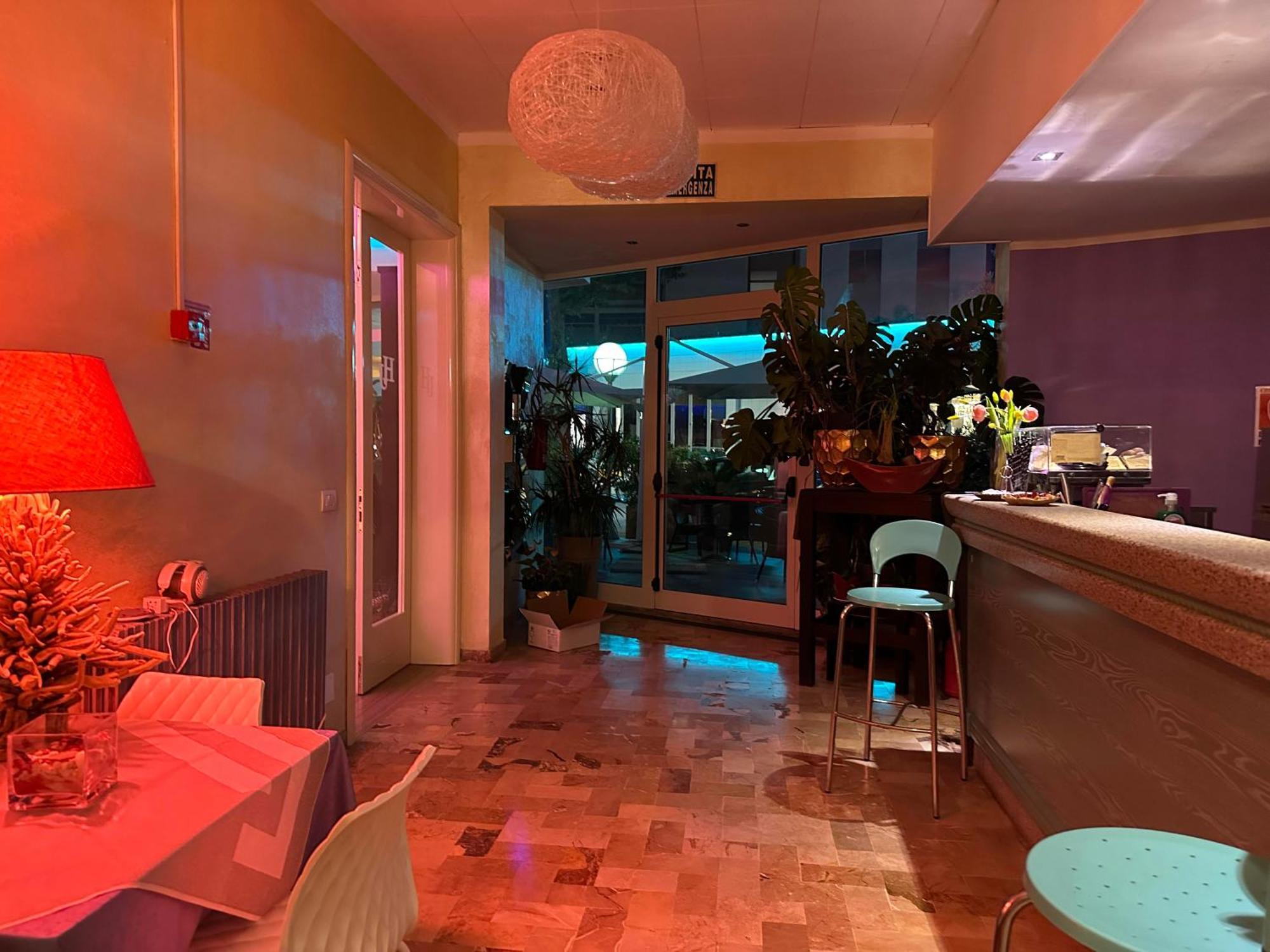 לידו דליי אסטנסי Hotel Julia מראה חיצוני תמונה