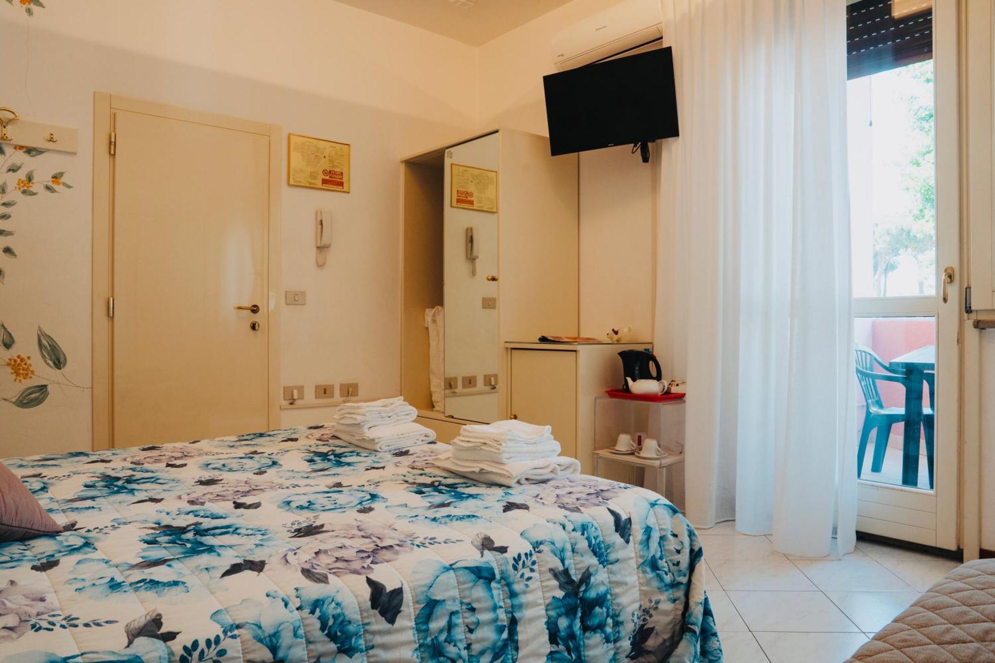 לידו דליי אסטנסי Hotel Julia מראה חיצוני תמונה