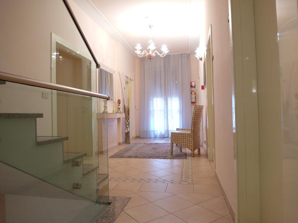 לידו דליי אסטנסי Hotel Julia מראה חיצוני תמונה
