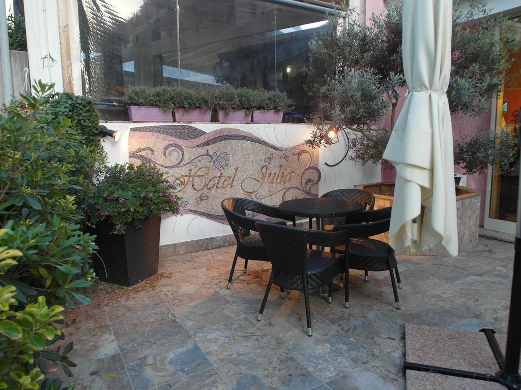 לידו דליי אסטנסי Hotel Julia מראה חיצוני תמונה