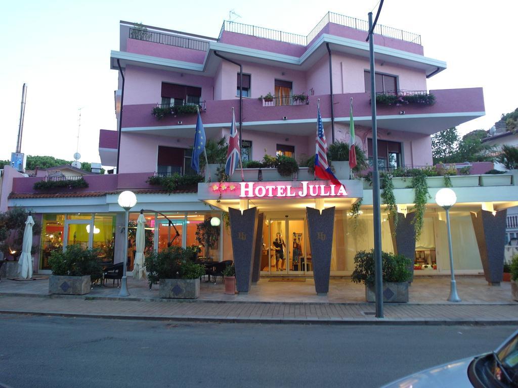 לידו דליי אסטנסי Hotel Julia מראה חיצוני תמונה