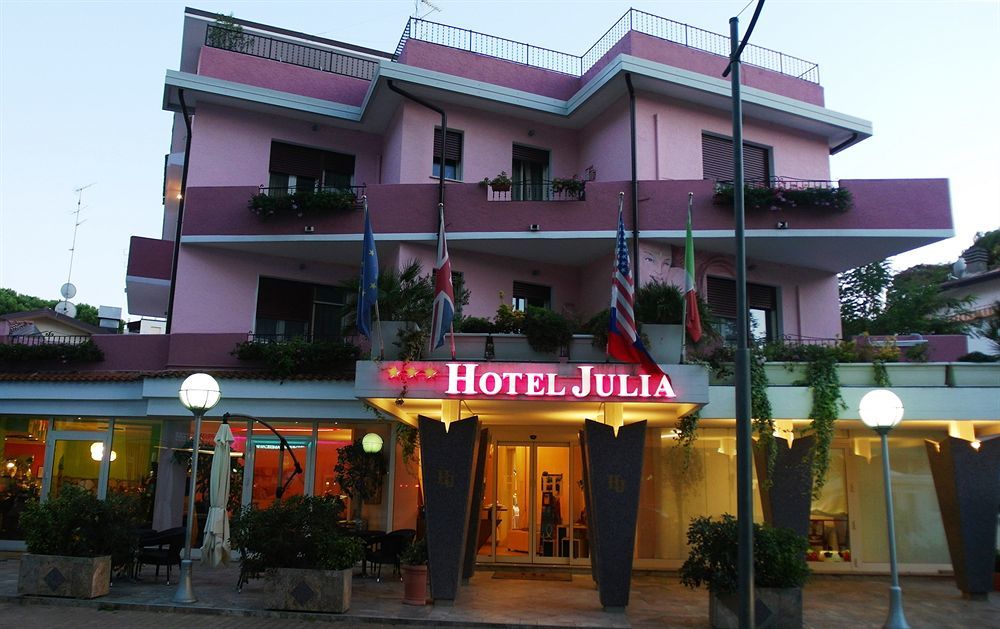 לידו דליי אסטנסי Hotel Julia מראה חיצוני תמונה