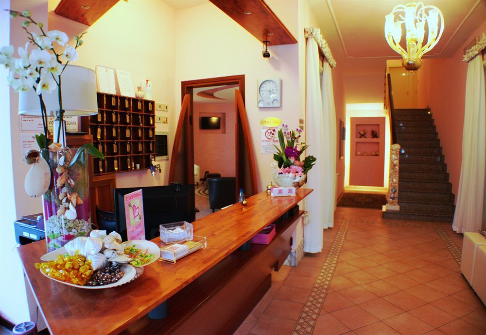 לידו דליי אסטנסי Hotel Julia מראה חיצוני תמונה