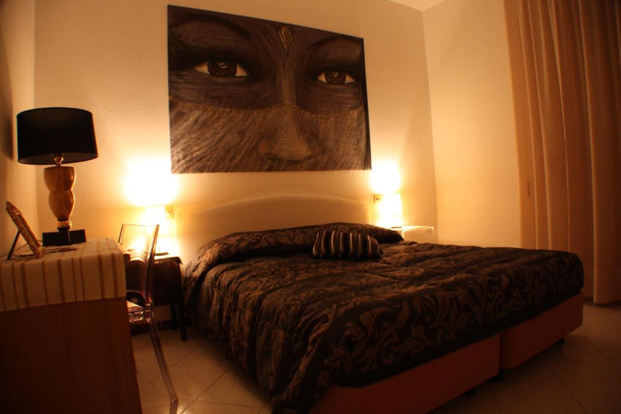 לידו דליי אסטנסי Hotel Julia חדר תמונה